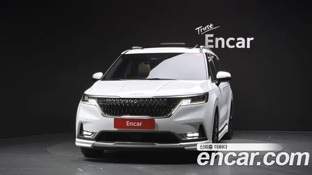 Kia Carnival Generation 4 — Фото автомобиля 3