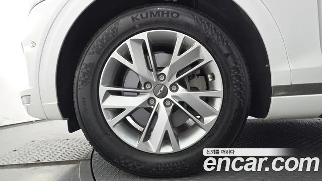 Genesis GV70 — Фото автомобиля 5