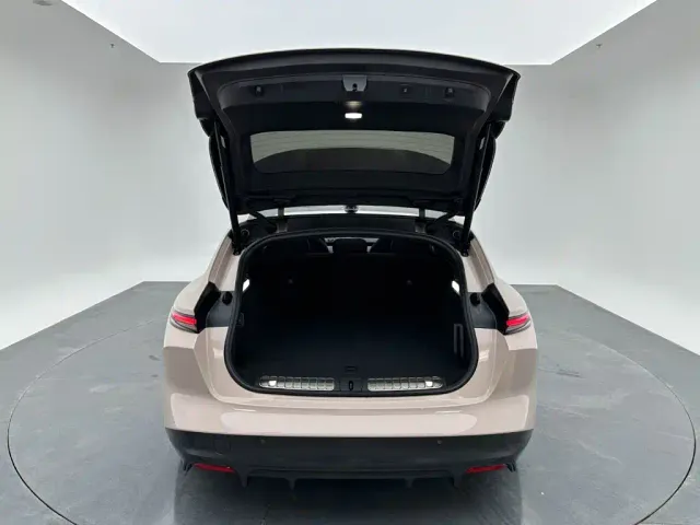 Nio ET5 Touring — Фото автомобиля 22