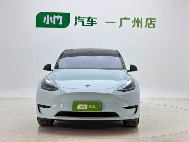 Tesla Model Y — Фото автомобиля 3