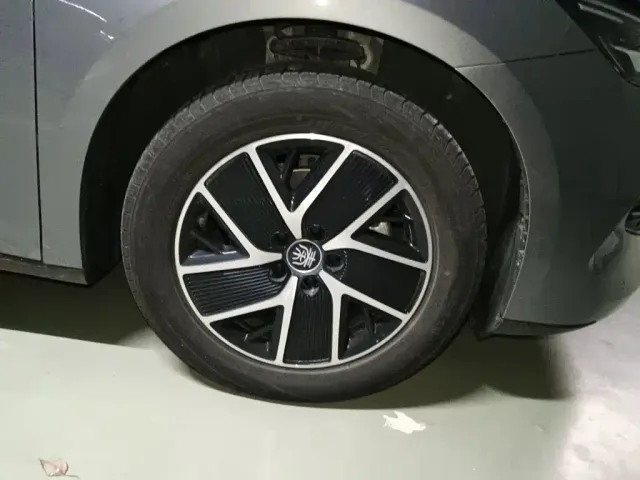 BYD Qin L — Фото автомобиля 8