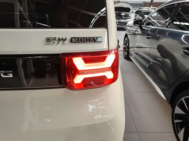 Wuling Hongguang Mini EV — Фото автомобиля 7