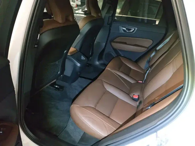 Volvo XC60 — Фото автомобиля 16