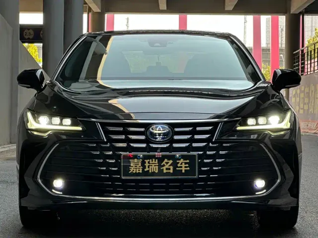 Toyota Avalon — Фото автомобиля 2