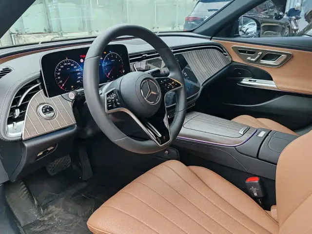 Mercedes-Benz E-Class — Фото автомобиля 10
