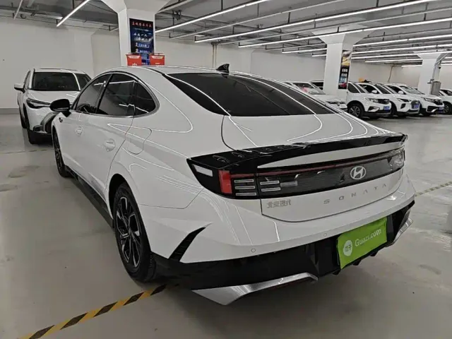 Hyundai Sonata — Фото автомобиля 4