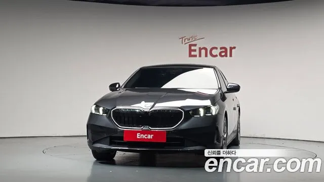 BMW i5 G60 — Фото автомобиля 3