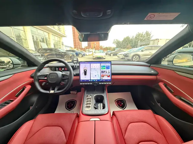Xiaomi SU7 — Фото автомобиля 12