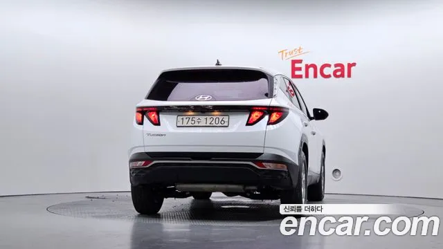 Hyundai Tucson Tucson (NX4) Бензин 1.6 турбо 2WD — Фото автомобиля 4
