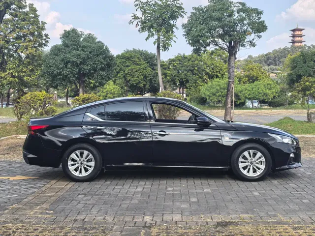 Nissan Teana — Фото автомобиля 4