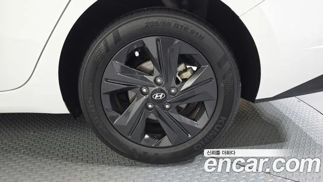 Hyundai Avante CN7 — Фото автомобиля 21