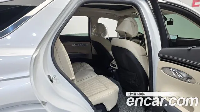 Genesis GV70 — Фото автомобиля 17