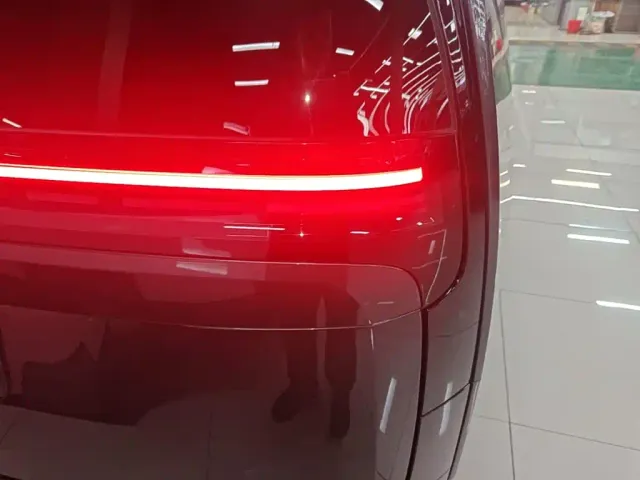 Li Auto MEGA — Фото автомобиля 7