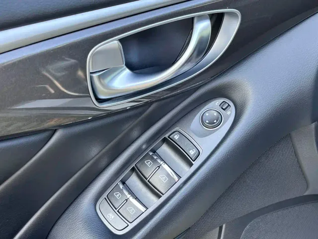 Infiniti Q50L — Фото автомобиля 11