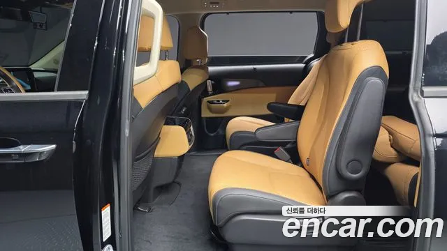 Kia Carnival Generation 4 — Фото автомобиля 16