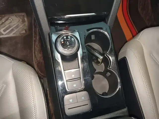 Ford Escape — Фото автомобиля 13
