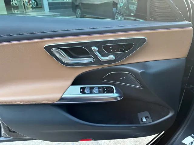 Mercedes-Benz E-Class — Фото автомобиля 8