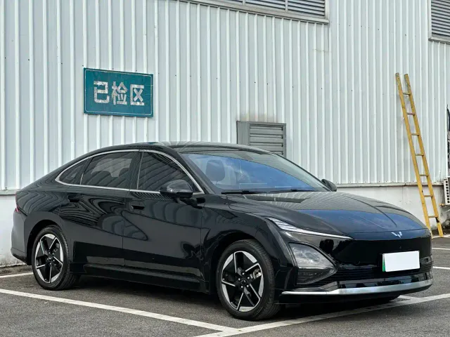 Фотография автомобиля — Wuling Starlight