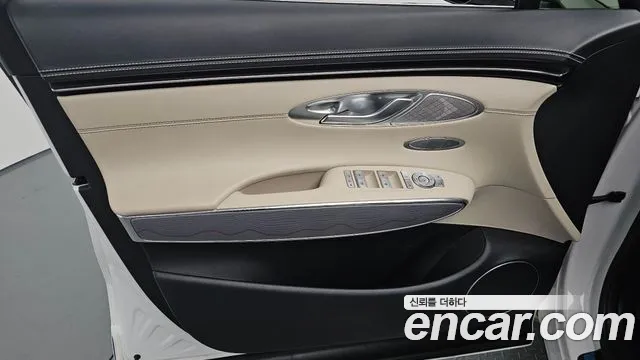Genesis GV70 — Фото автомобиля 23