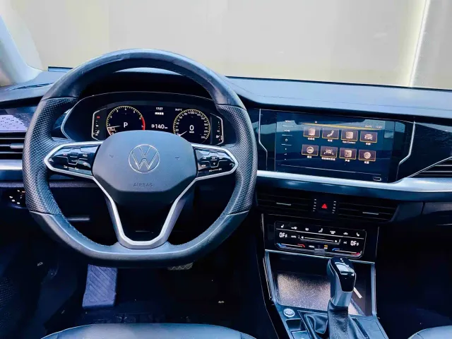 Volkswagen Passat — Фото автомобиля 10