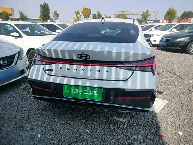 Hyundai Elantra — Фото автомобиля 5