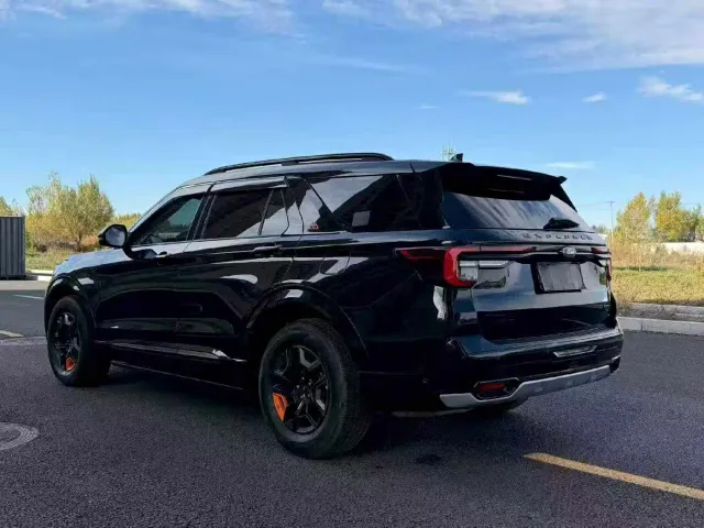Ford Explorer — Фото автомобиля 7