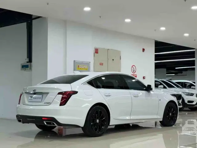 Cadillac CT5 — Фото автомобиля 4