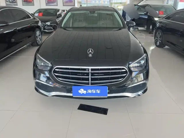 Mercedes-Benz E-Class — Фото автомобиля 2