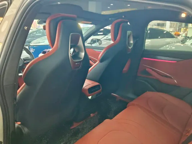 Xiaomi SU7 — Фото автомобиля 15