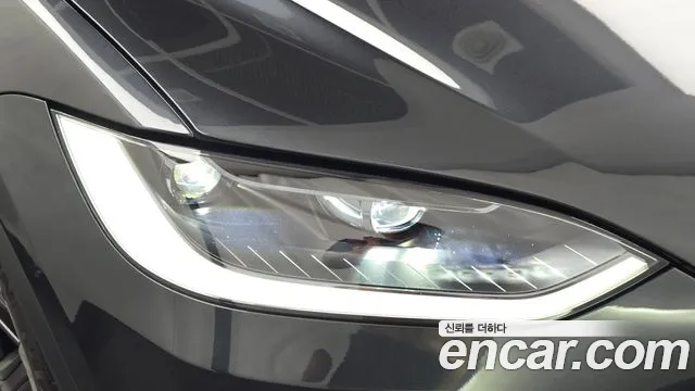 Tesla Model X — Фото автомобиля 7