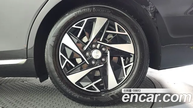 Hyundai Grandeur (New) Hybrid — Фото автомобиля 6
