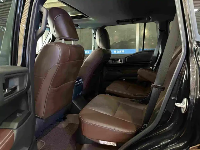 Toyota Prado — Фото автомобиля 8