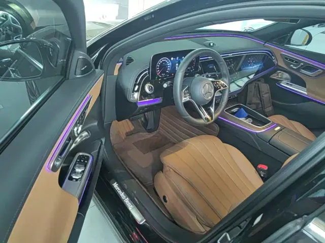 Mercedes-Benz E-Class — Фото автомобиля 15