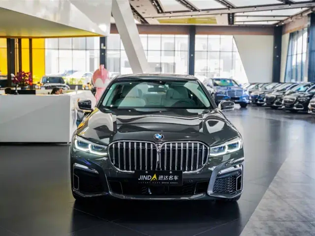 BMW 7 Series — Фото автомобиля 5