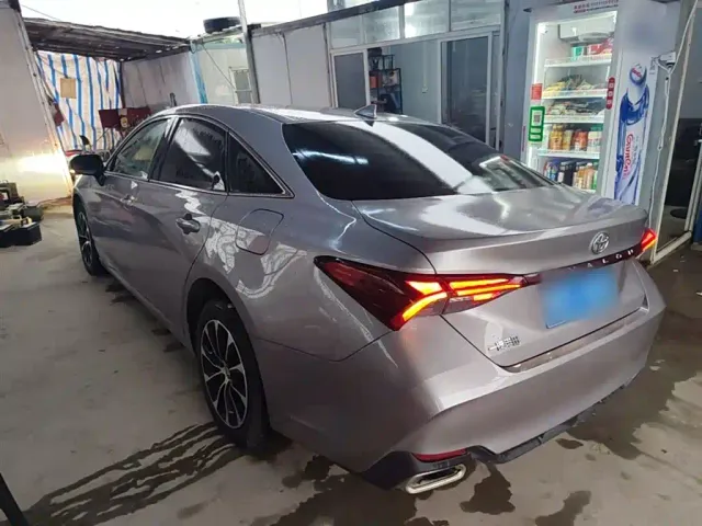 Toyota Avalon — Фото автомобиля 4