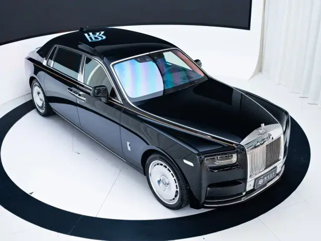 Rolls-Royce Phantom — Фото автомобиля 26