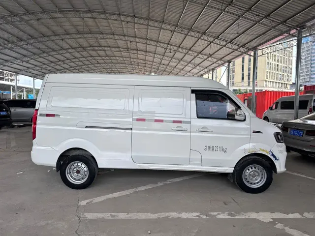 Farizon Yuan Cheng E5 — Фото автомобиля 6