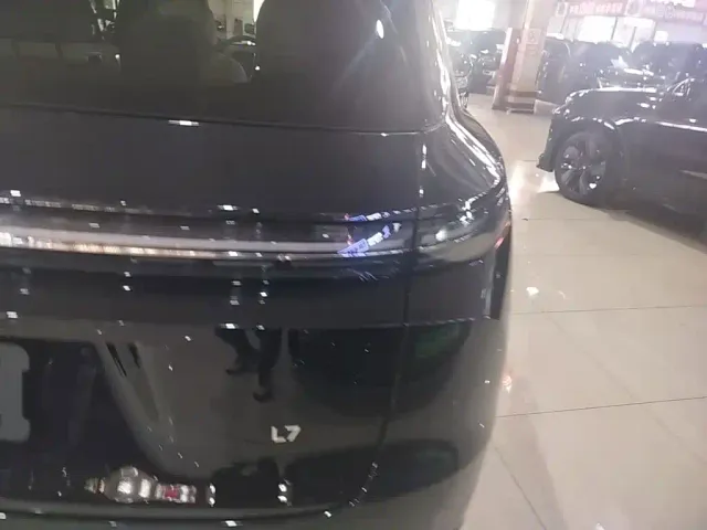 Li Auto L7 — Фото автомобиля 7