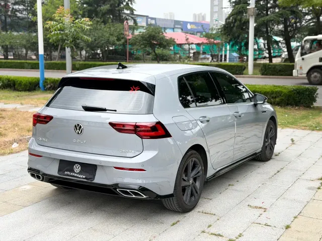 Volkswagen Golf — Фото автомобиля 4