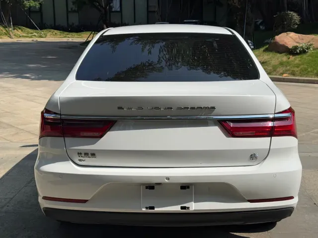 BYD Qin — Фото автомобиля 8