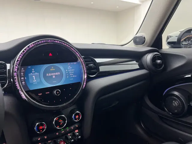 MINI Hatch — Фото автомобиля 10