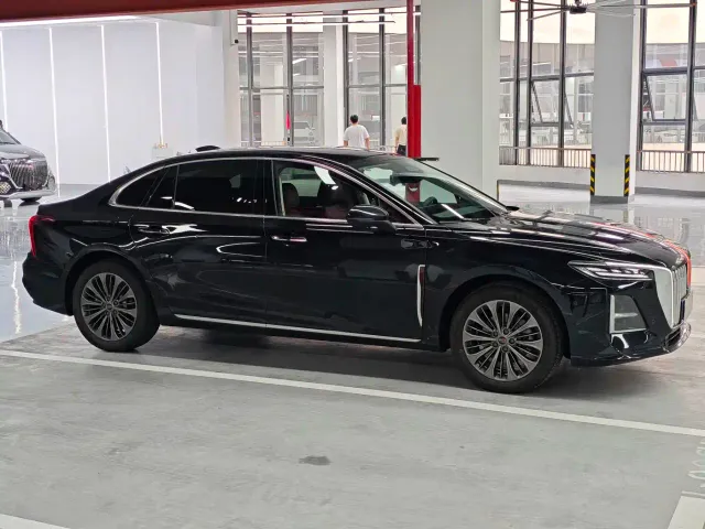Hongqi H5 — Фото автомобиля 3