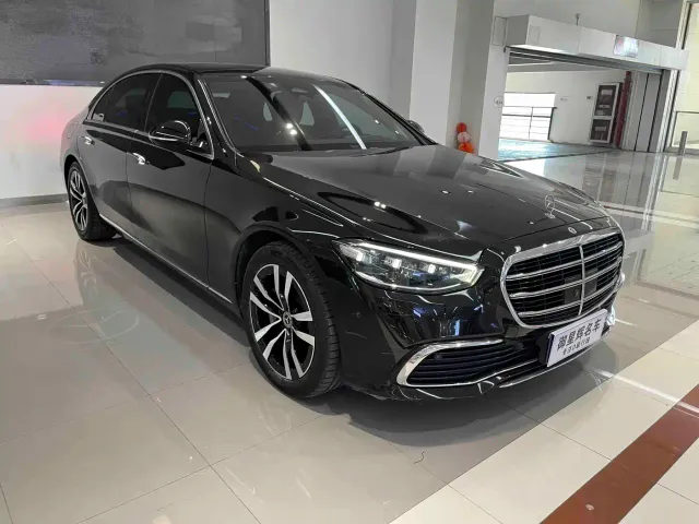 Mercedes-Benz S-Class — Фото автомобиля 3