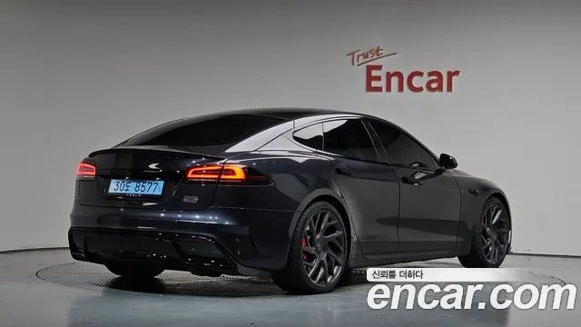 Tesla Model S — Фото автомобиля 2