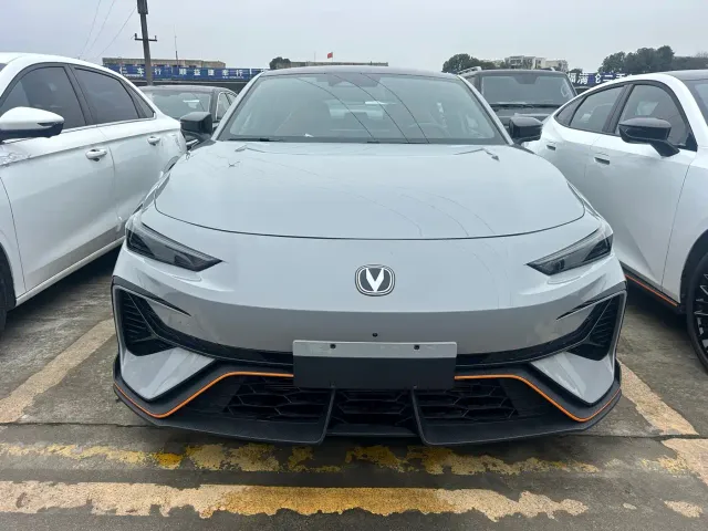 Changan UNI-V — Фото автомобиля 2