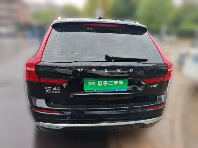 Volvo XC60 — Фото автомобиля 3