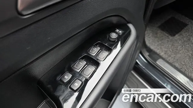 KG_Mobility_Ssangyong Rexton Новый Rexton Sport Дизель 2.2 4WD — Фото автомобиля 28
