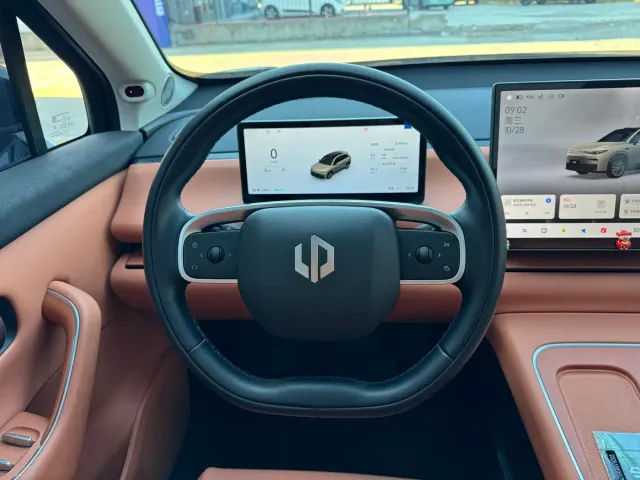 Leapmotor C10 — Фото автомобиля 5