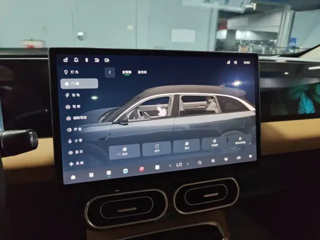 Leapmotor C11 — Фото автомобиля 12