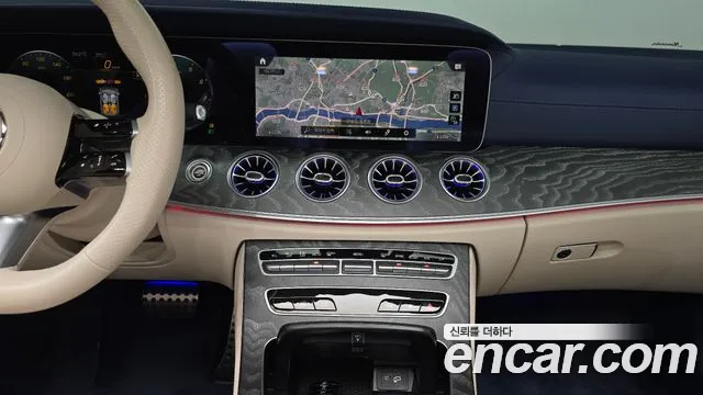 Mercedes-Benz E-Class — Фото автомобиля 13